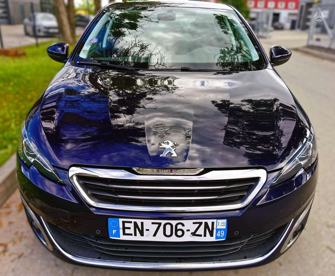 Peugeot 308, 1.2 l., hatchback