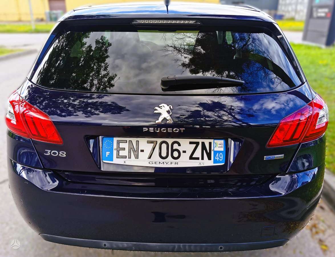 Peugeot 308, 1.2 l., hatchback