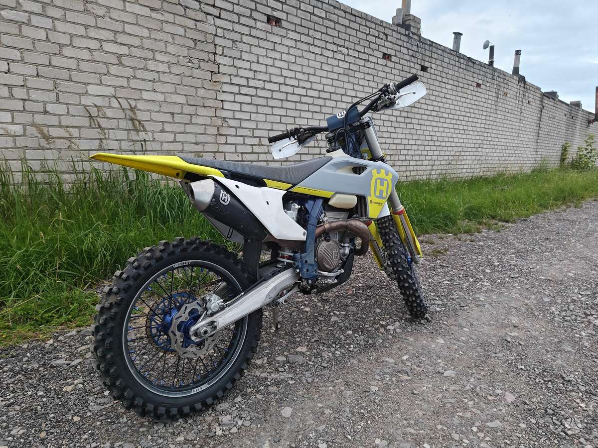 Husqvarna FC 350cc, krosiniai