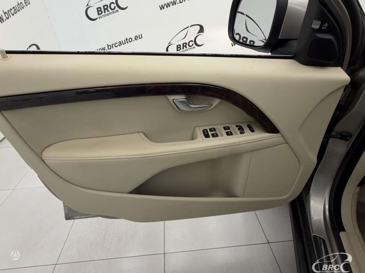 Volvo XC70, 3.0 l., Универсал
