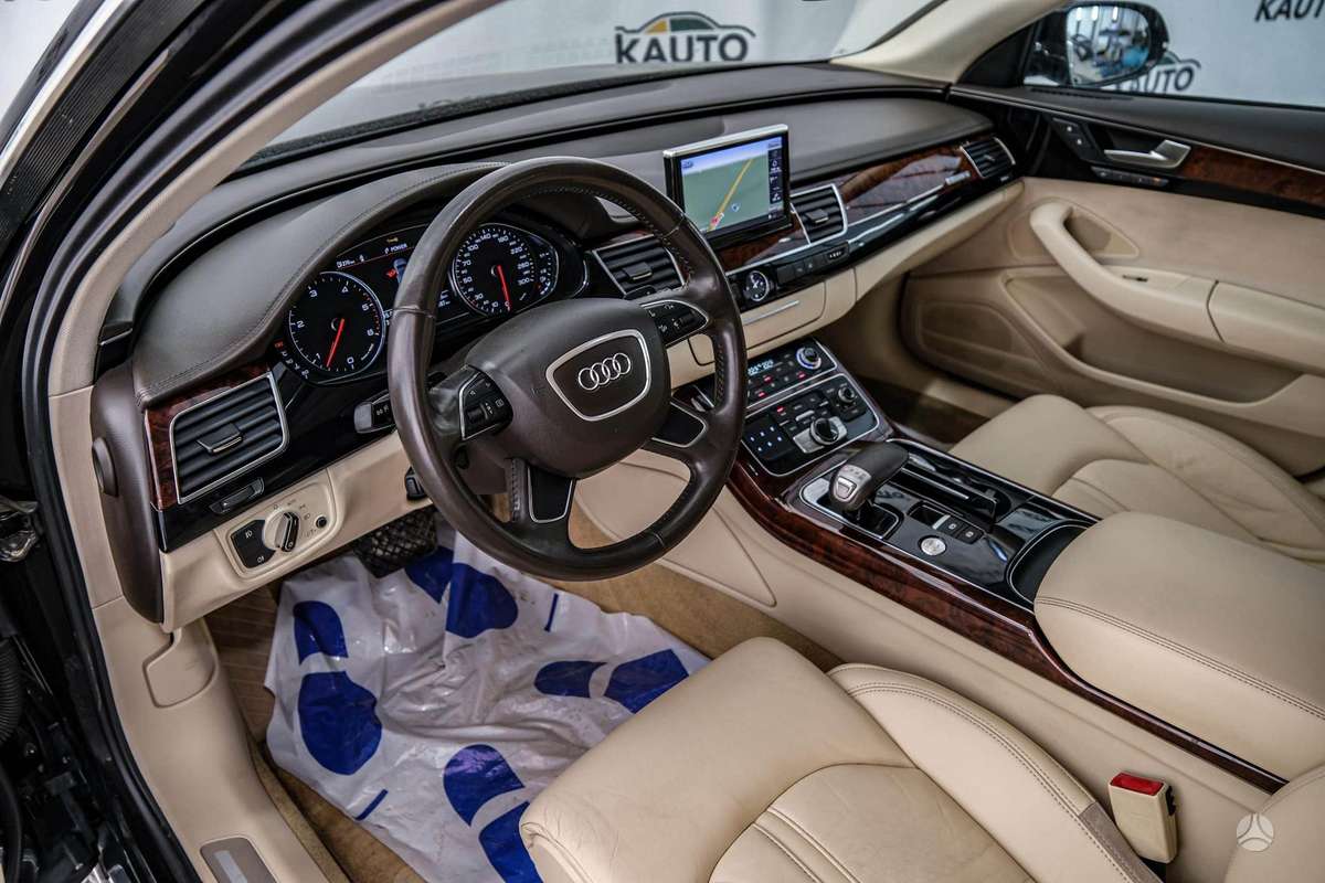 Audi A8, 4.2 l., Седан