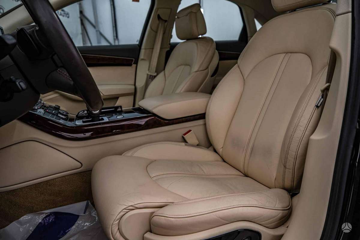 Audi A8, 4.2 l., saloon / sedan