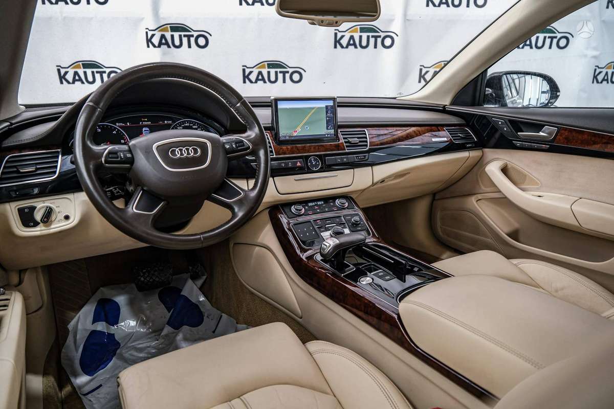 Audi A8, 4.2 l., sedanas