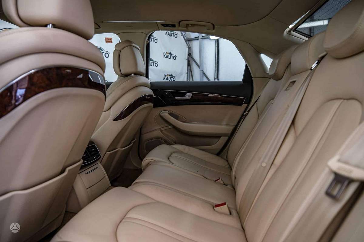 Audi A8, 4.2 l., saloon / sedan