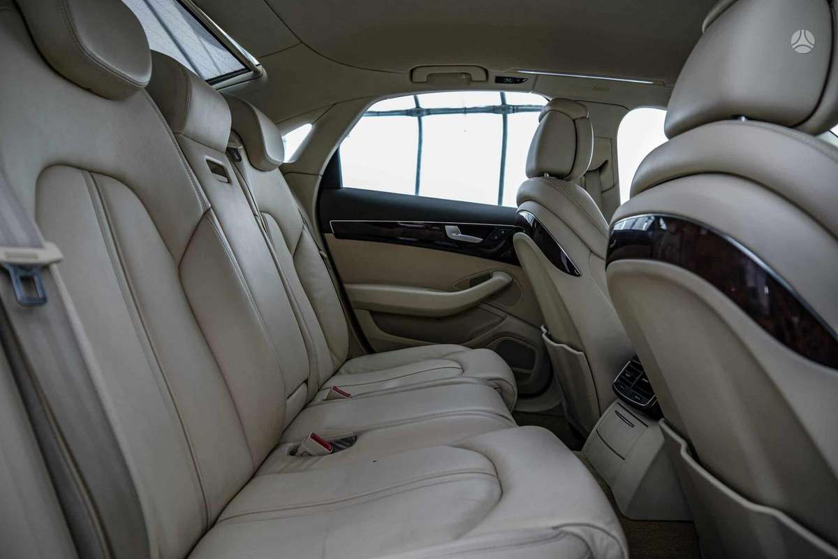 Audi A8, 4.2 l., saloon / sedan