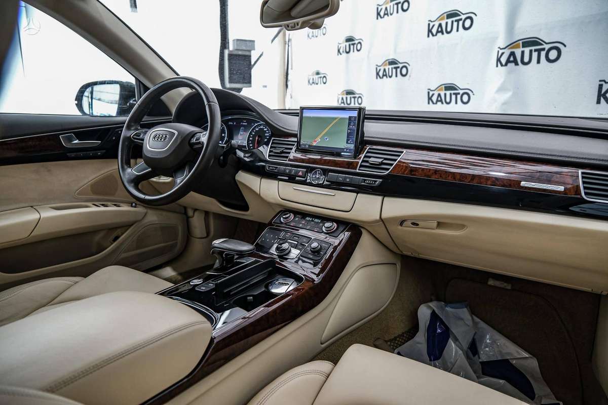 Audi A8, 4.2 l., saloon / sedan