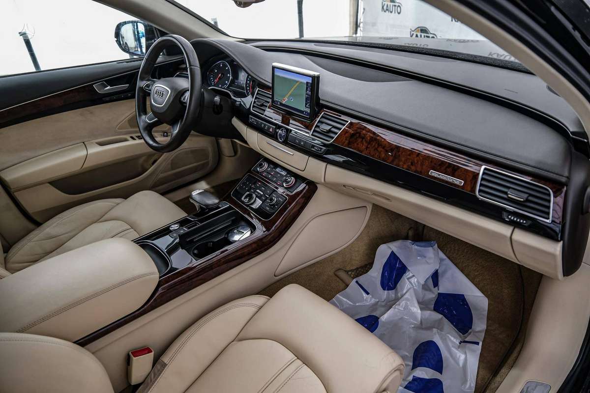 Audi A8, 4.2 l., saloon / sedan