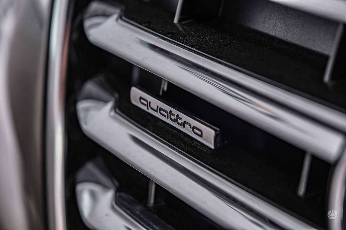 Audi A8, 4.2 l., Седан