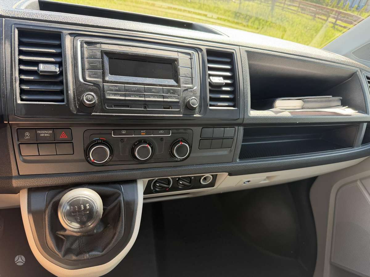 Volkswagen Transporter - 10