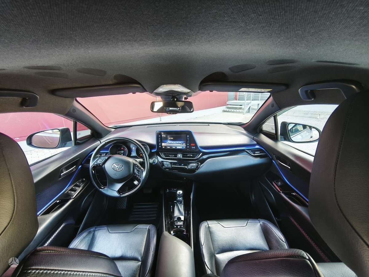 Toyota C-HR - 4