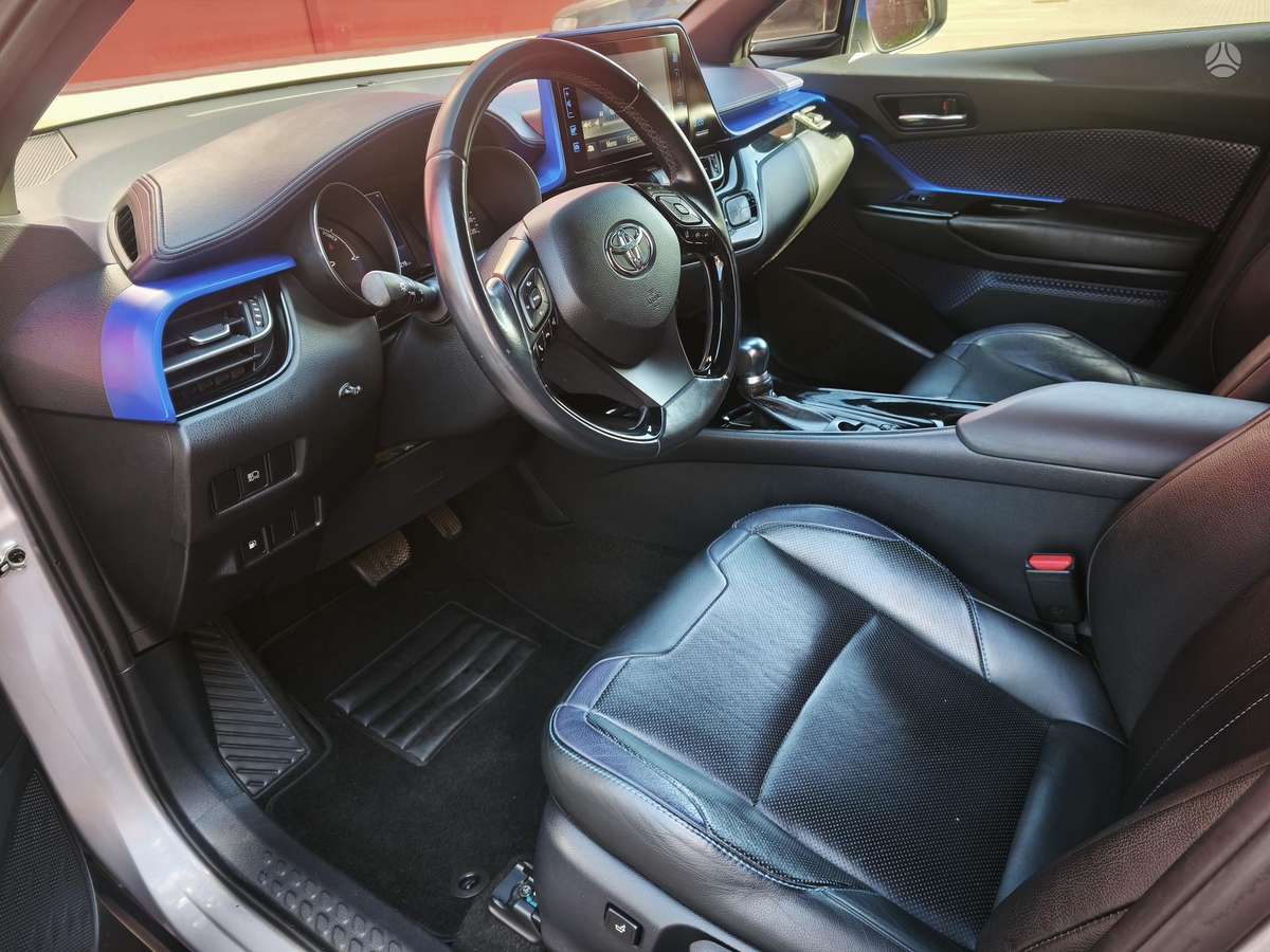 Toyota C-HR - 8