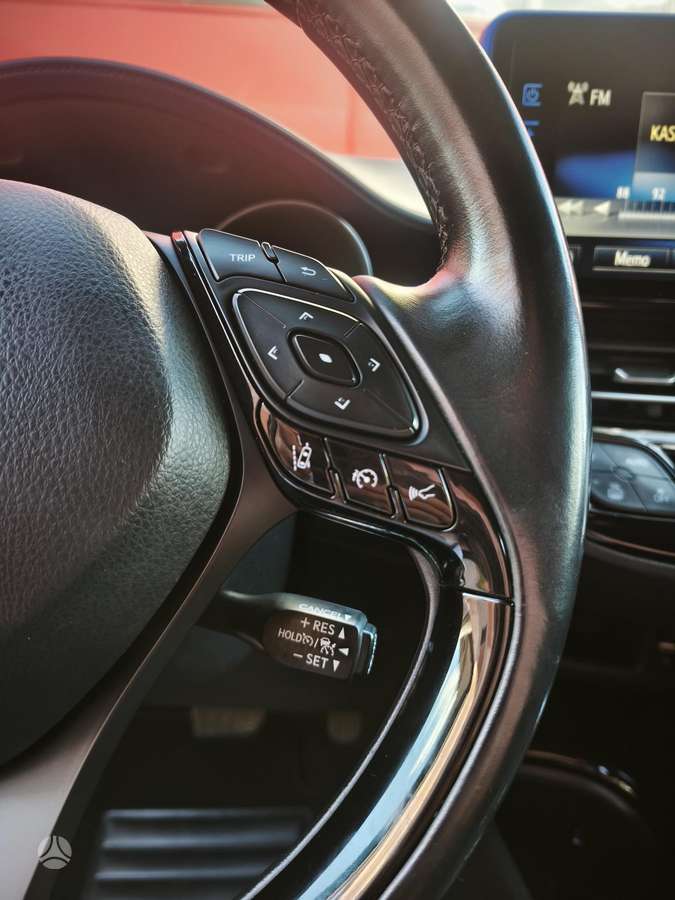 Toyota C-HR - 9