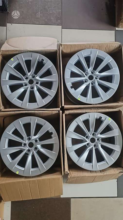 Tesla Model 3, 1568570-01-B, body parts