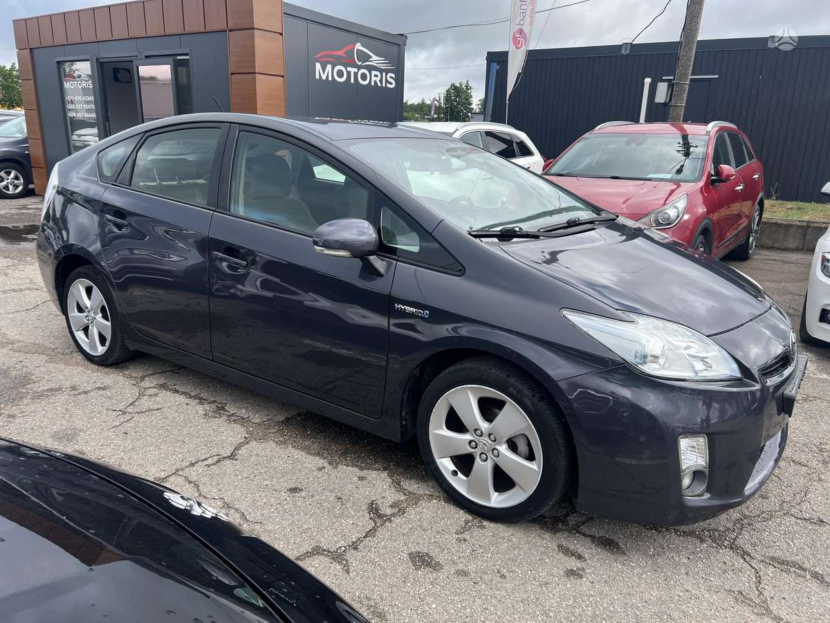 Toyota Prius - 1