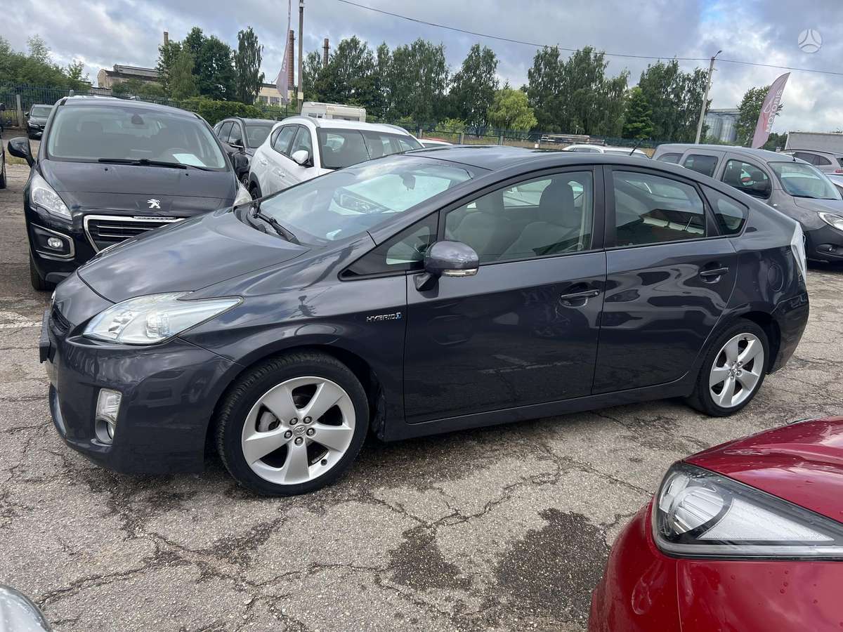 Toyota Prius - 3