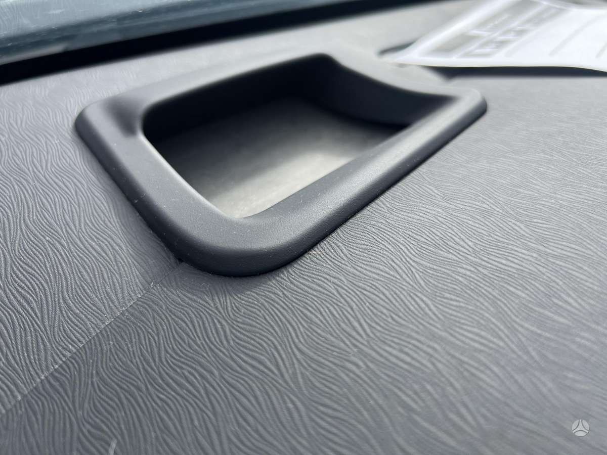 Toyota Prius - 12