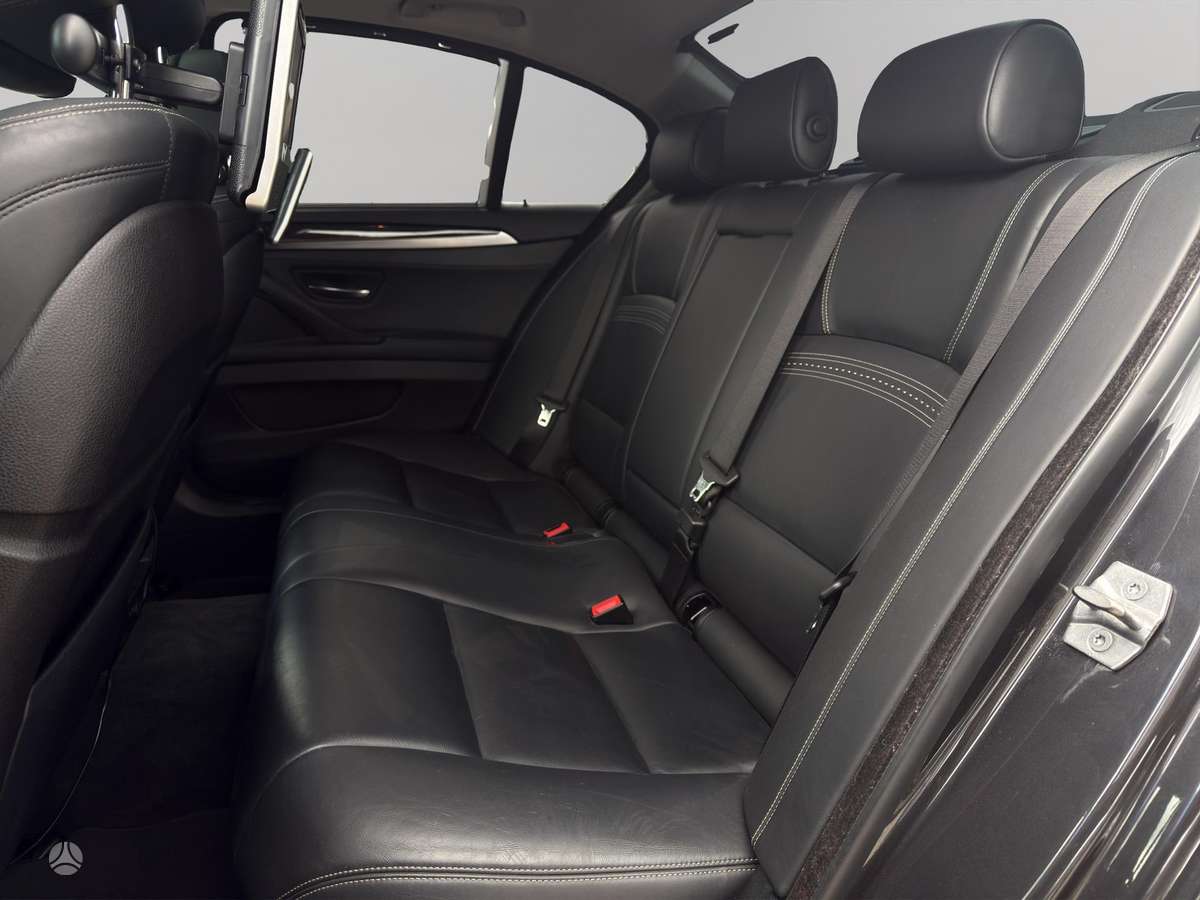 BMW 550, 4.4 l., Седан