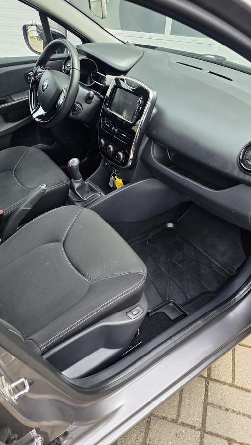 Renault Clio - 5