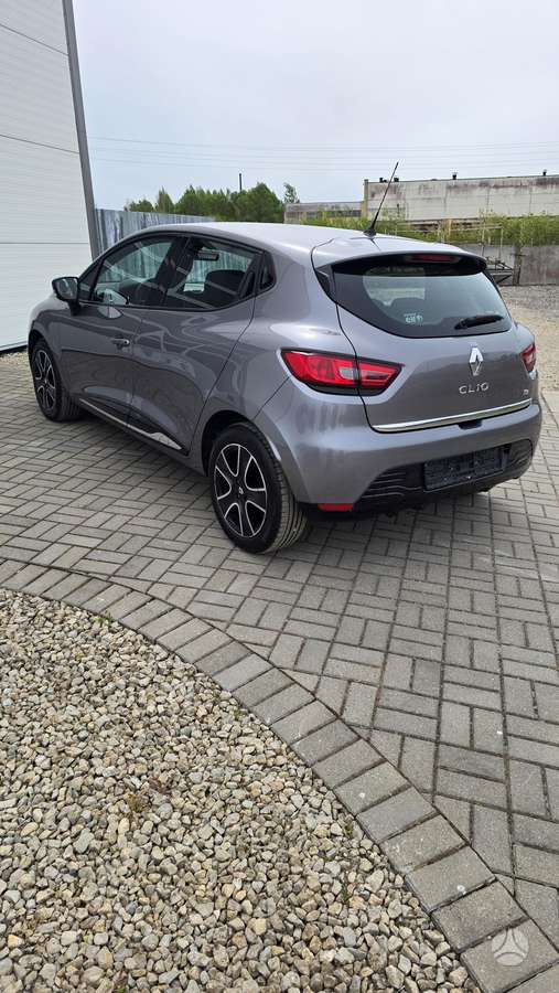 Renault Clio - 10