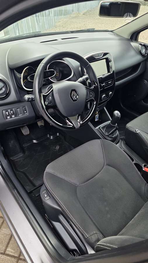 Renault Clio - 11