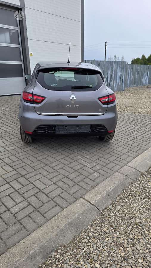 Renault Clio - 12