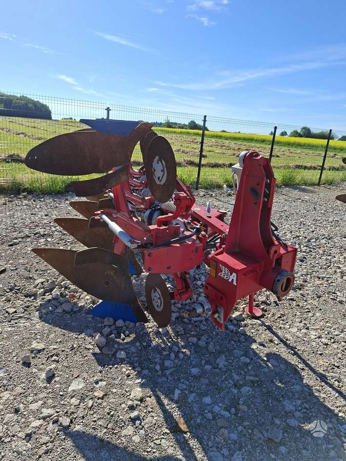 Agrolux MRT4975, ploughs