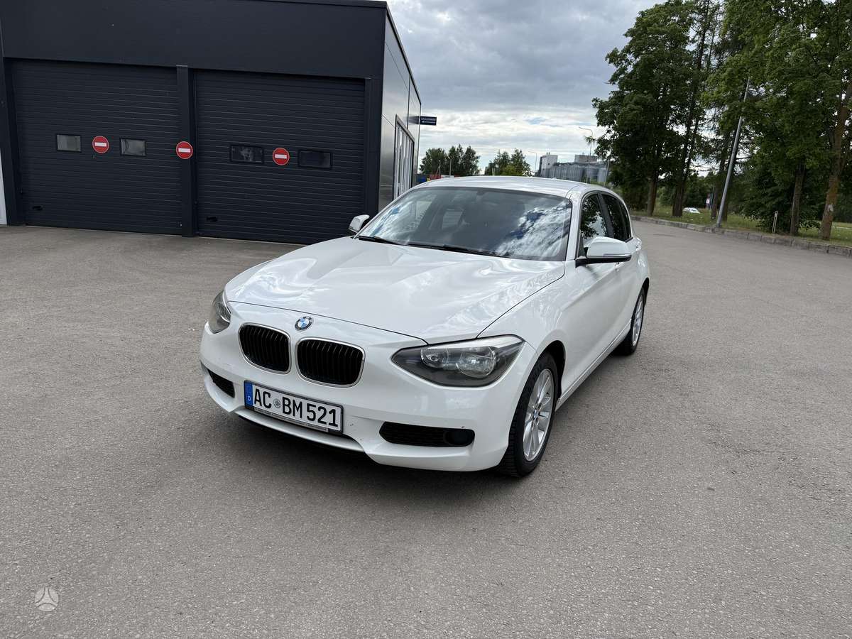 BMW 114, 1.6 l., hatchback