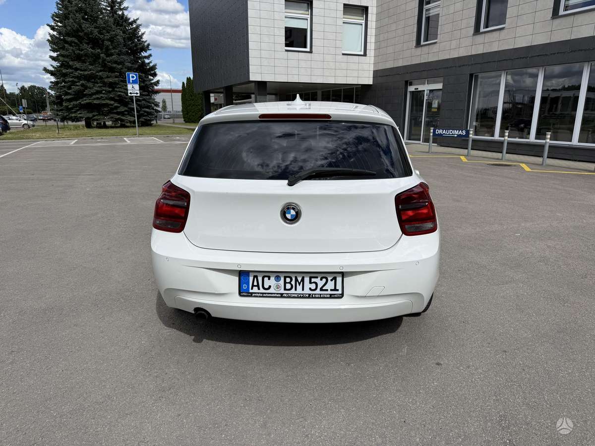 BMW 114, 1.6 l., hatchback