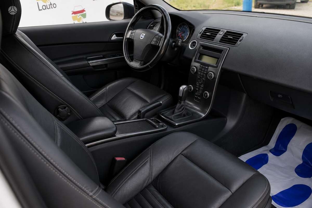 Volvo C30, 1.6 l., hatchback