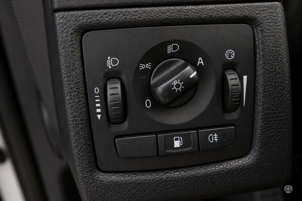 Volvo C30, 1.6 l., hatchback