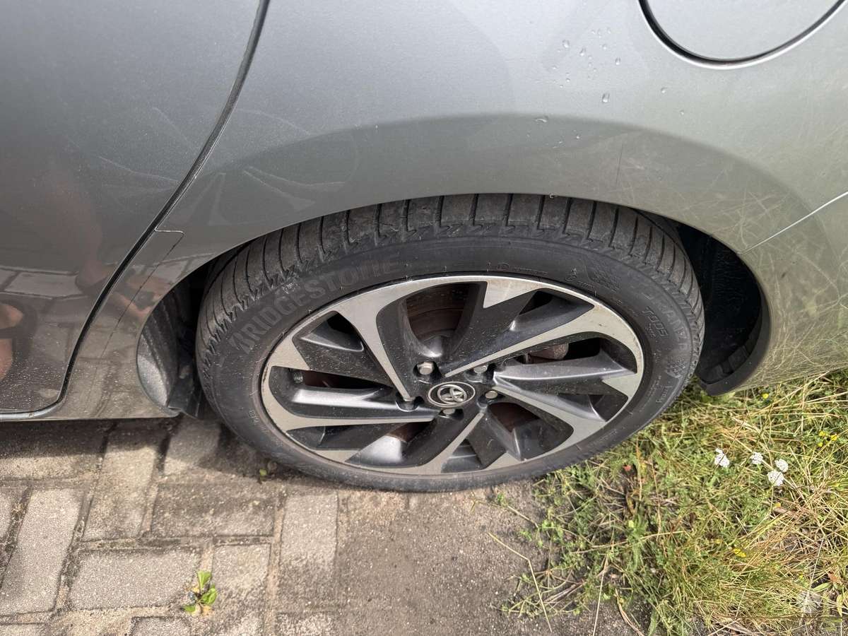Toyota Auris Universalas europa
