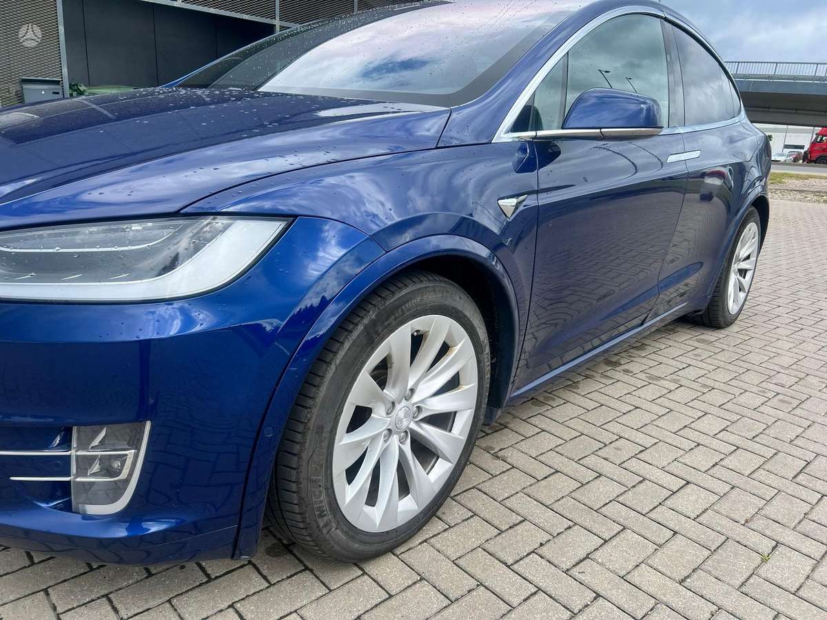 Tesla Model X, 90 kWh, off-road / crossover