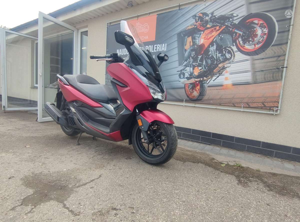 Honda Forza 125cc, scooters / mopeds