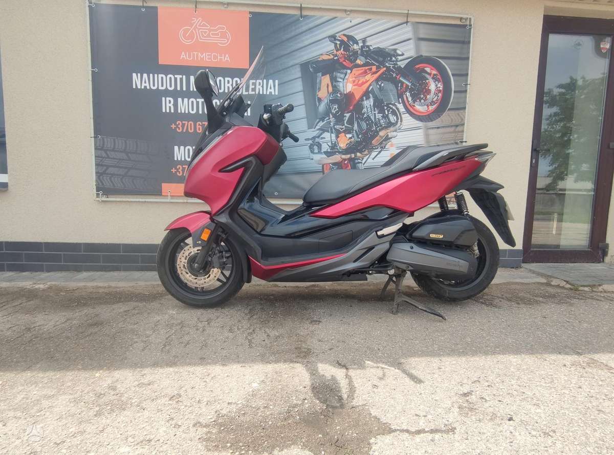Honda Forza 125cc, scooters / mopeds
