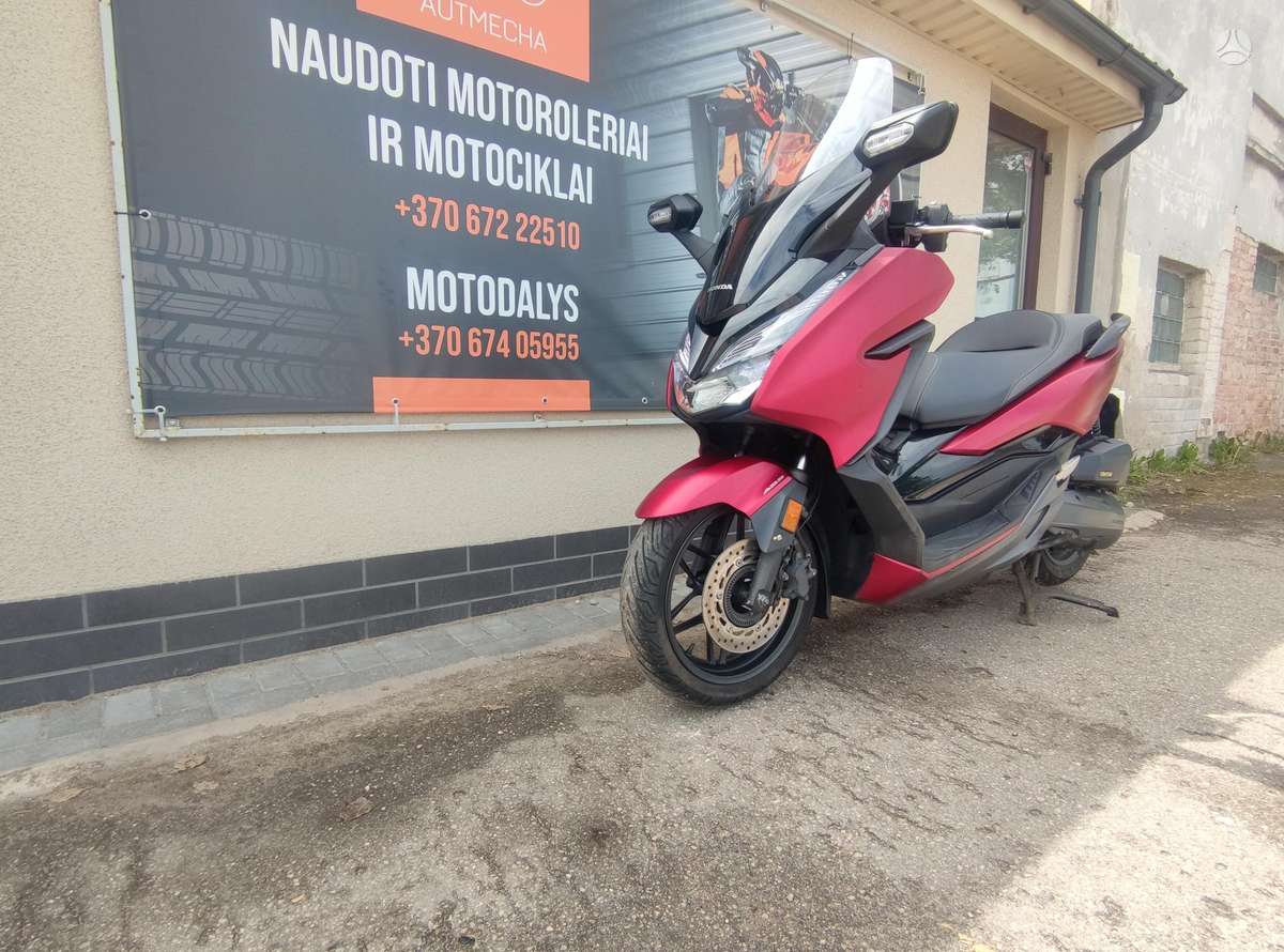 Honda Forza 125cc, scooters / mopeds