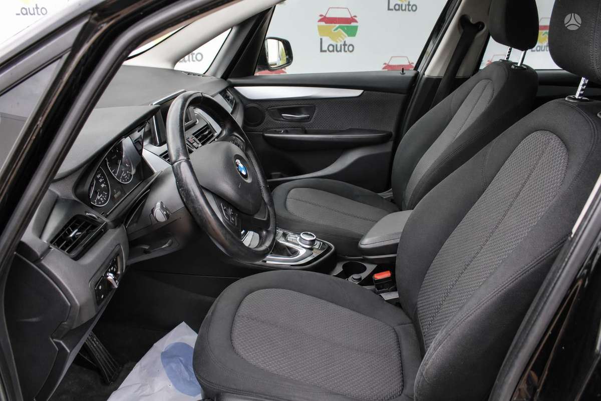 BMW 216, 1.6 l., Минивэн