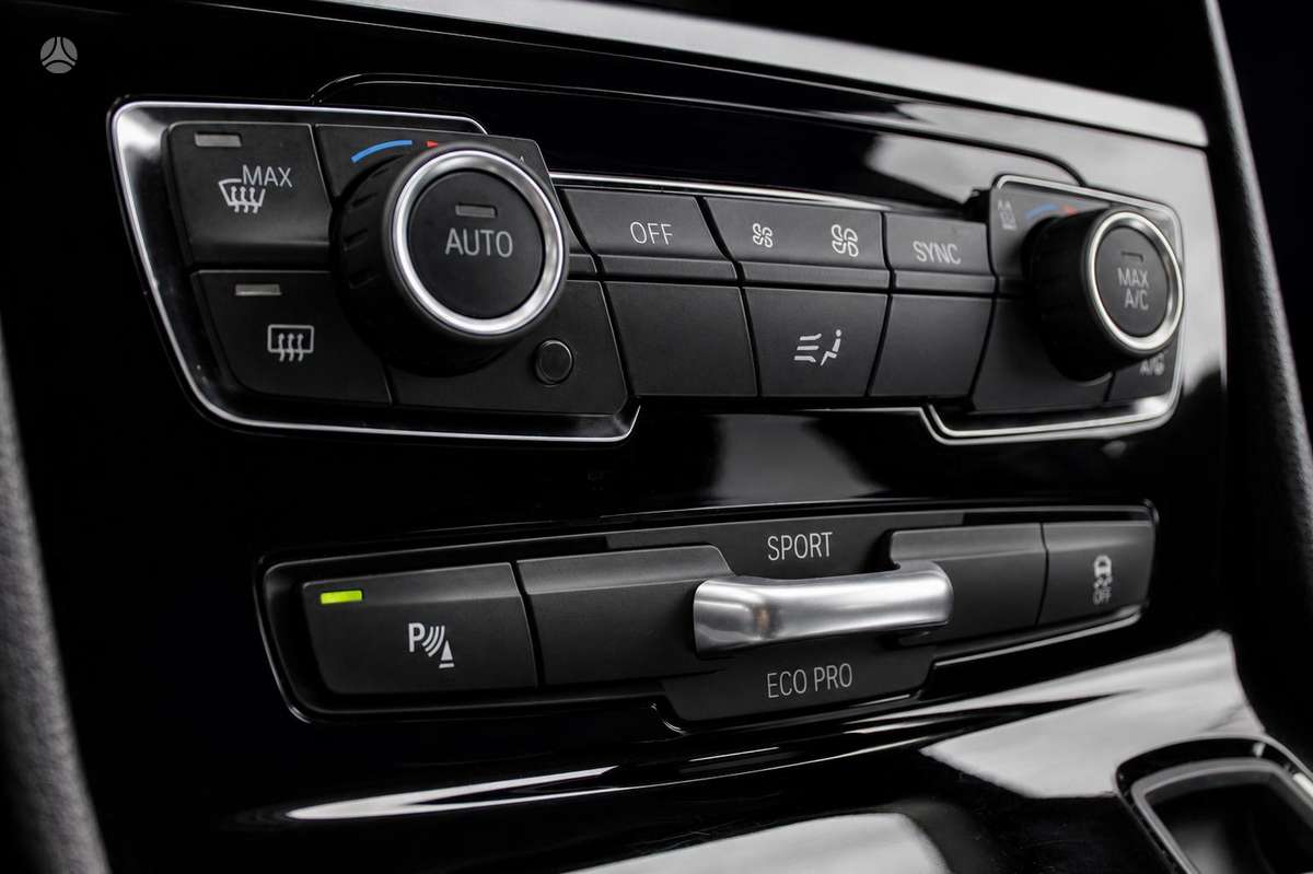 BMW 216, 1.6 l., Минивэн