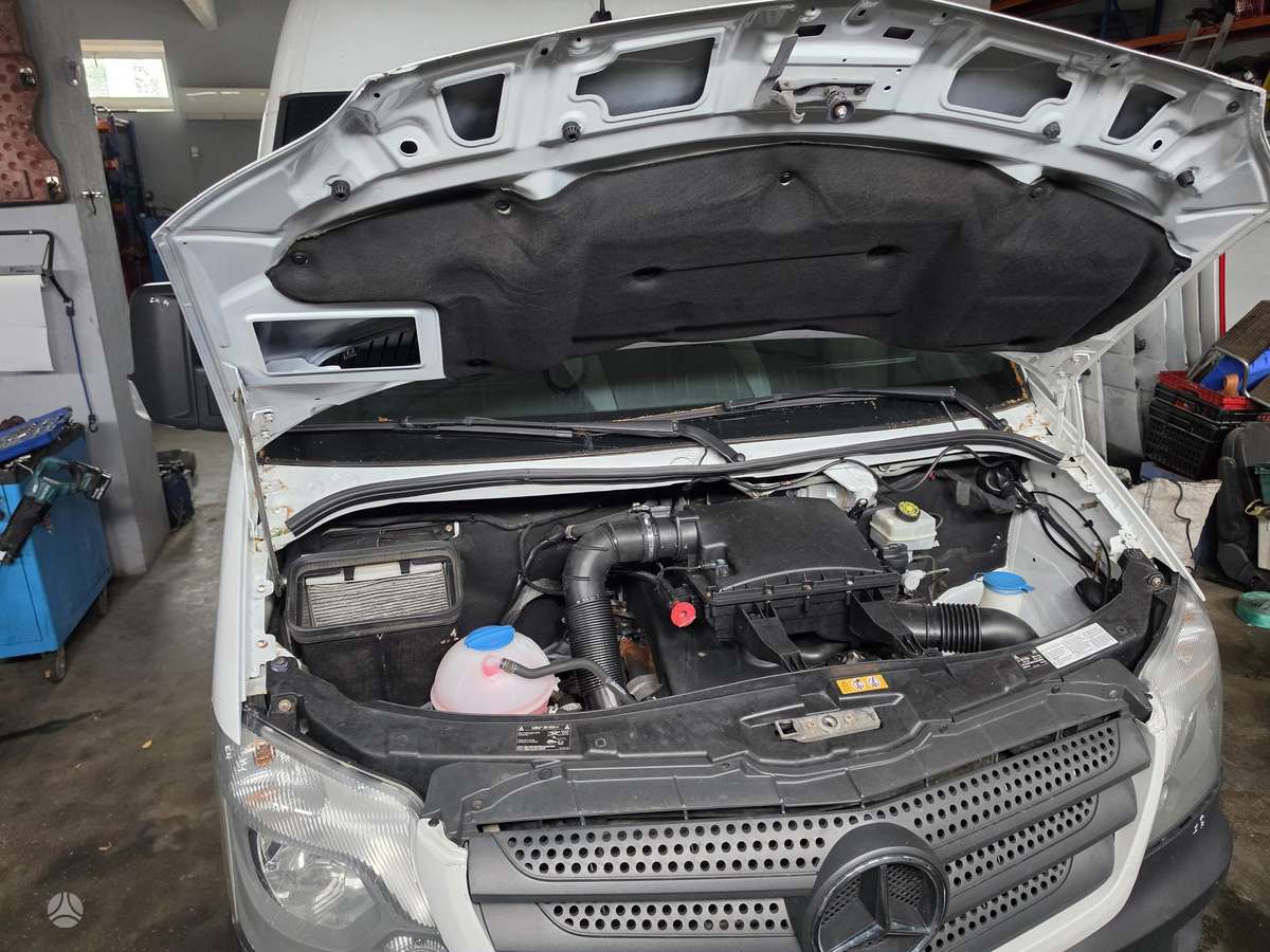 Mercedes-Benz Sprinter, preču