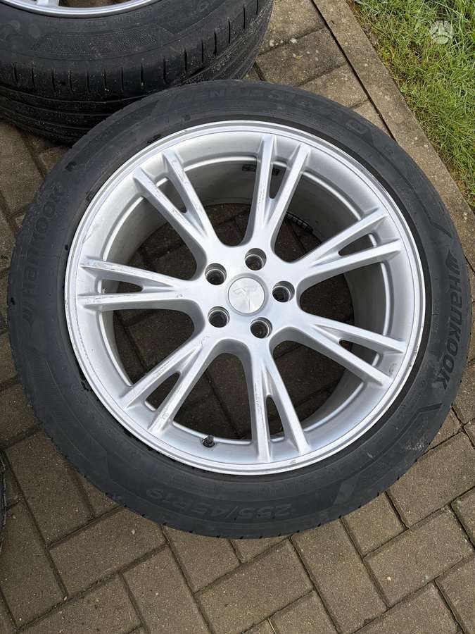 TESLA, light alloy, R19