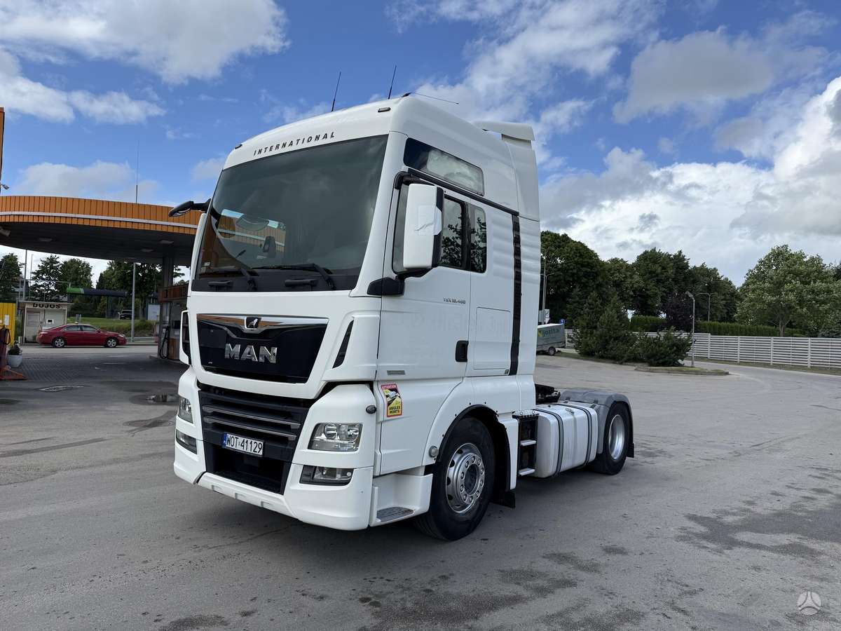 MAN TGX 18.460, 2 спальных места