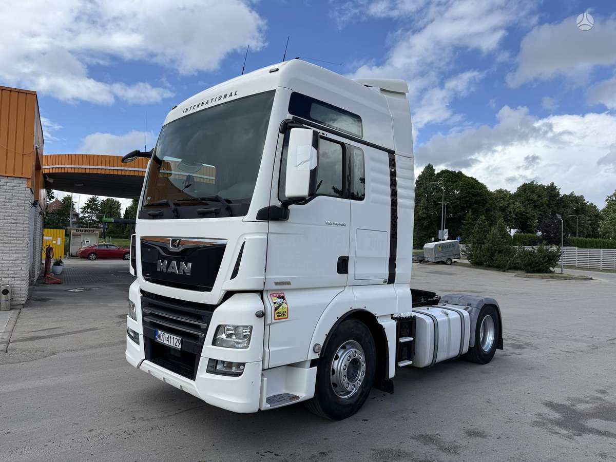 MAN TGX 18.460, 2 спальных места
