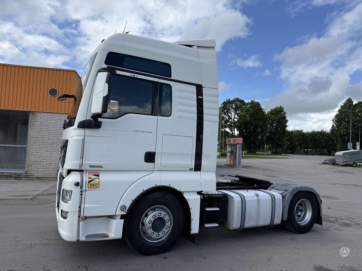 MAN TGX 18.460, 2 спальных места