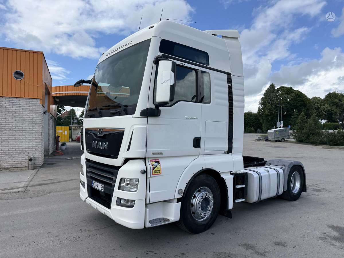 MAN TGX 18.460, 2 спальных места