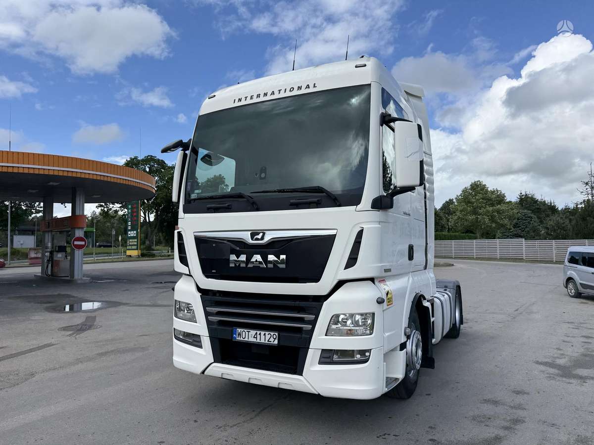 MAN TGX 18.460, 2 спальных места