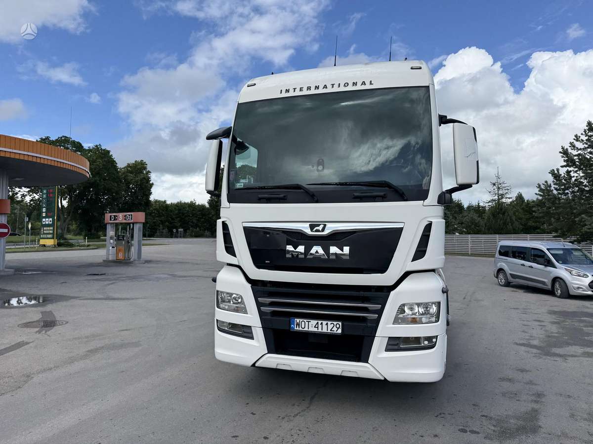 MAN TGX 18.460, 2 спальных места