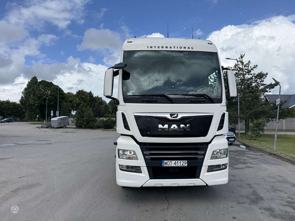 MAN TGX 18.460, 2 спальных места