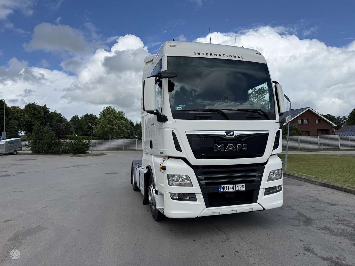 MAN TGX 18.460, 2 спальных места