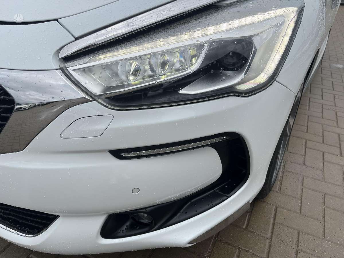 Citroen DS5, 2.0 l., hatchback