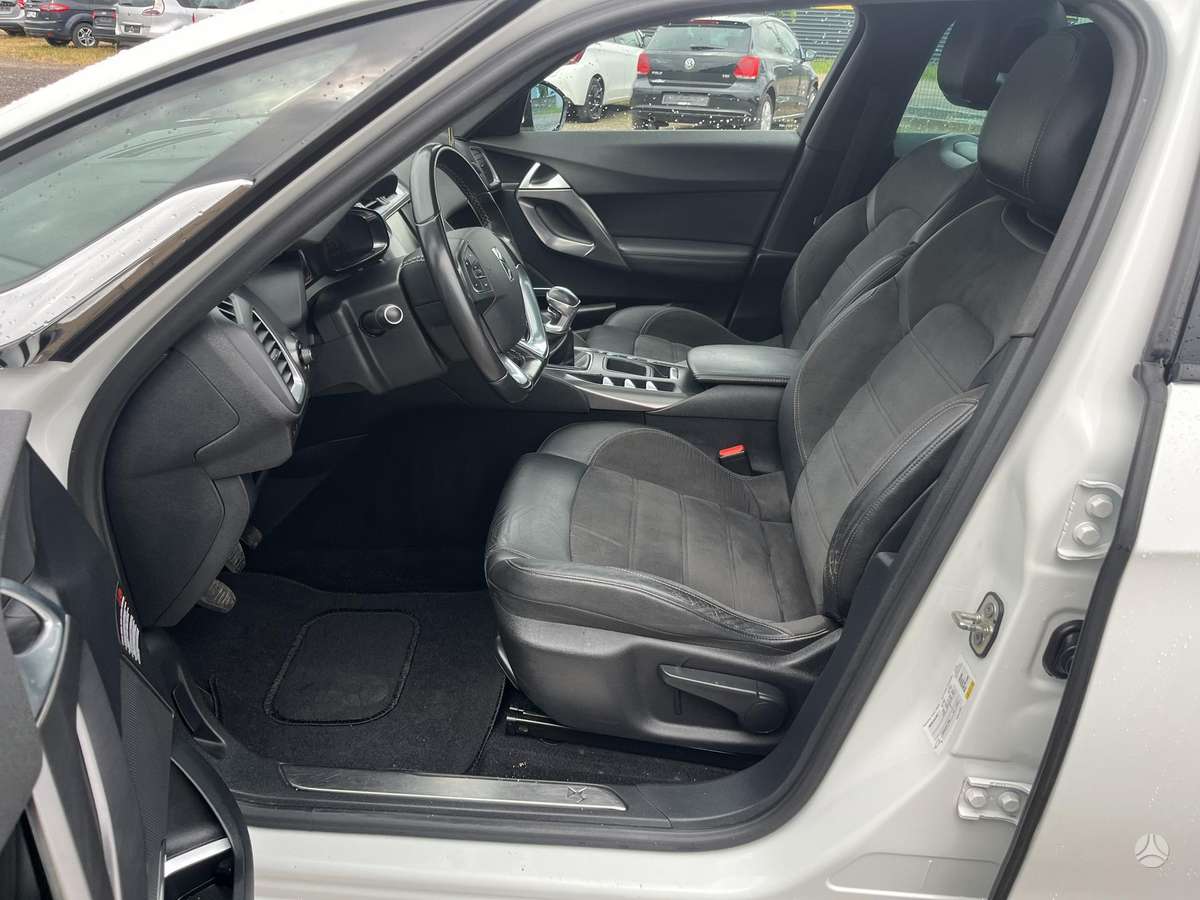 Citroen DS5, 2.0 l., hatchback