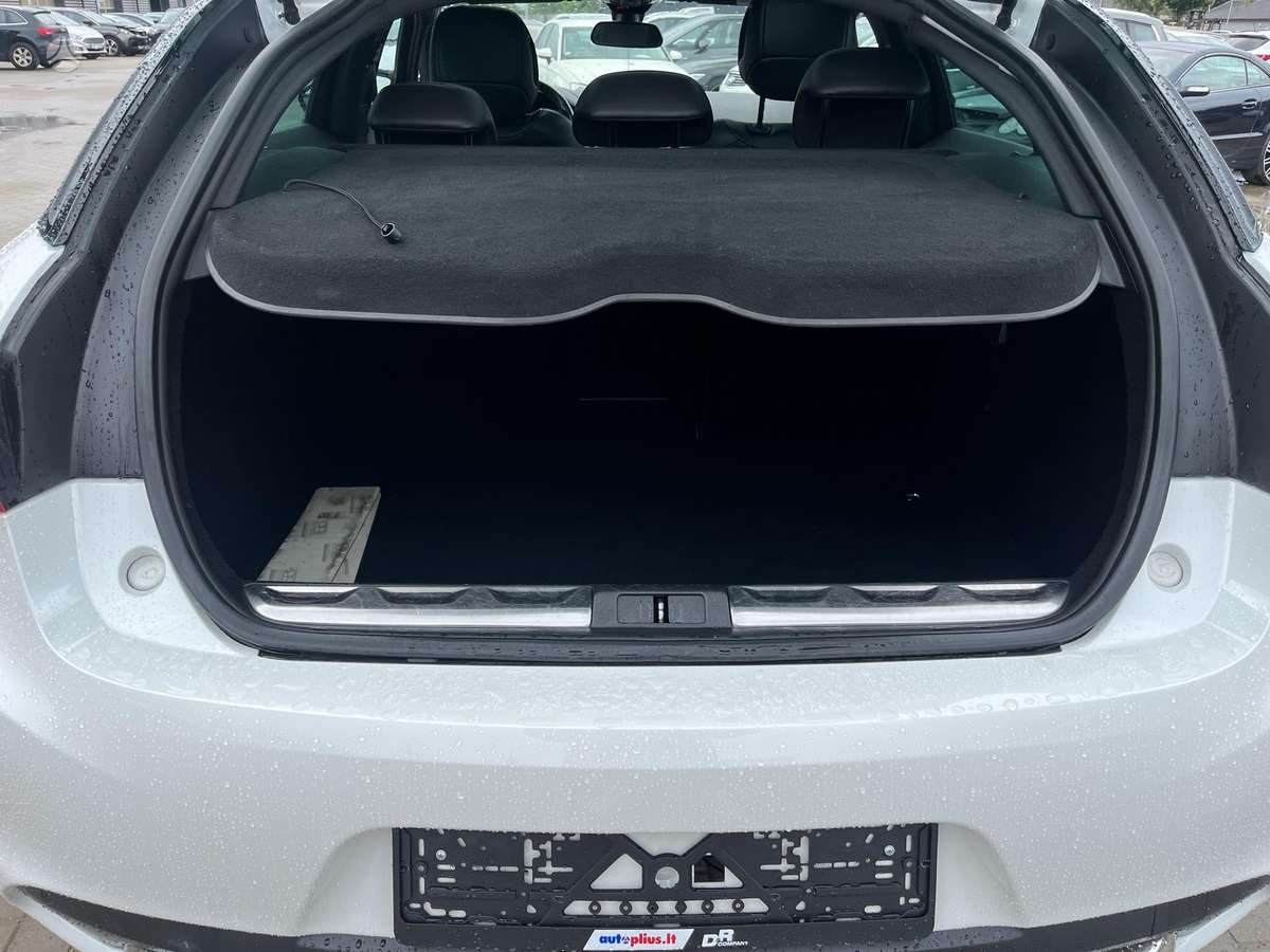 Citroen DS5, 2.0 l., hatchback